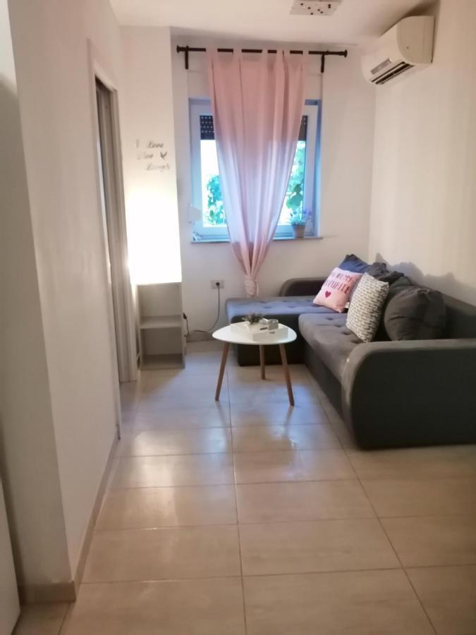 Sun & Love Apartment โคเปร์ ภายนอก รูปภาพ